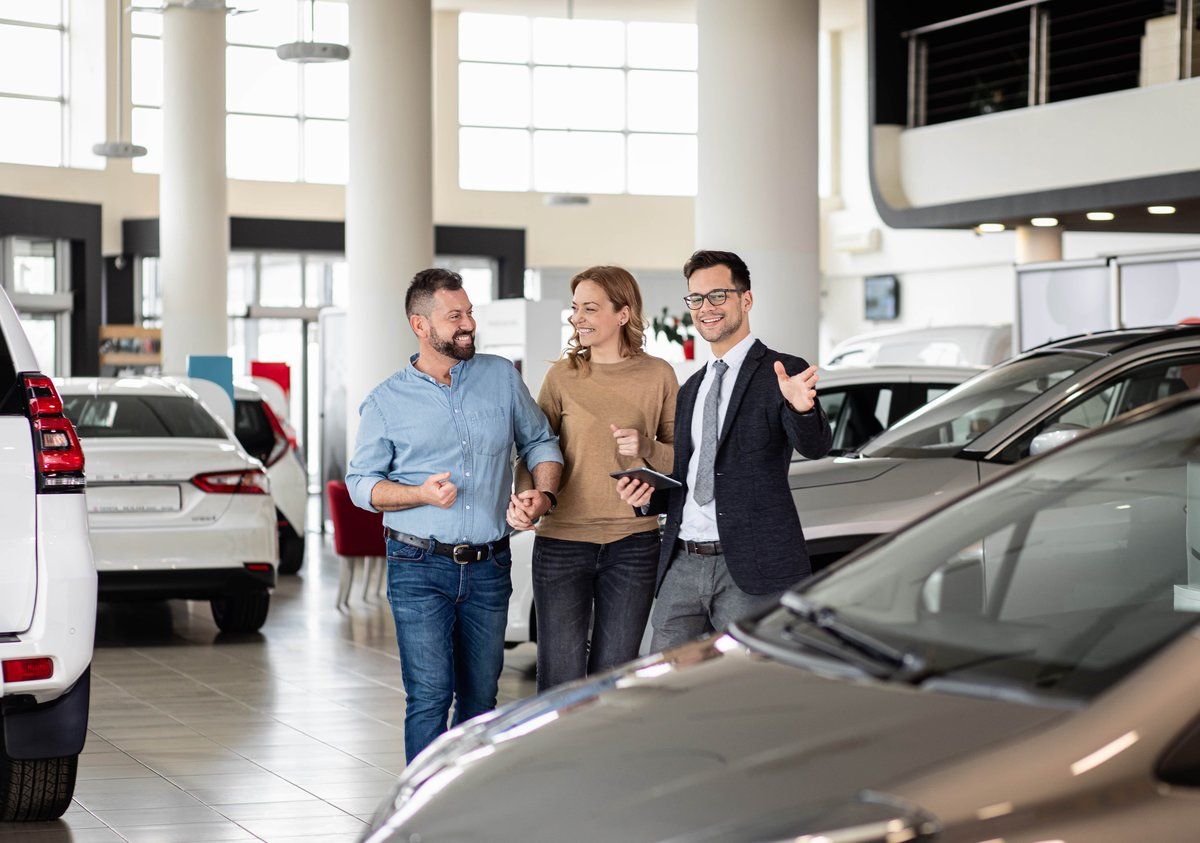 Car Lease Dealer vs Broker Leasing Options
