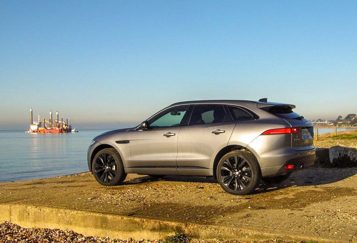 Jaguar F-Pace Chequered Flag edition