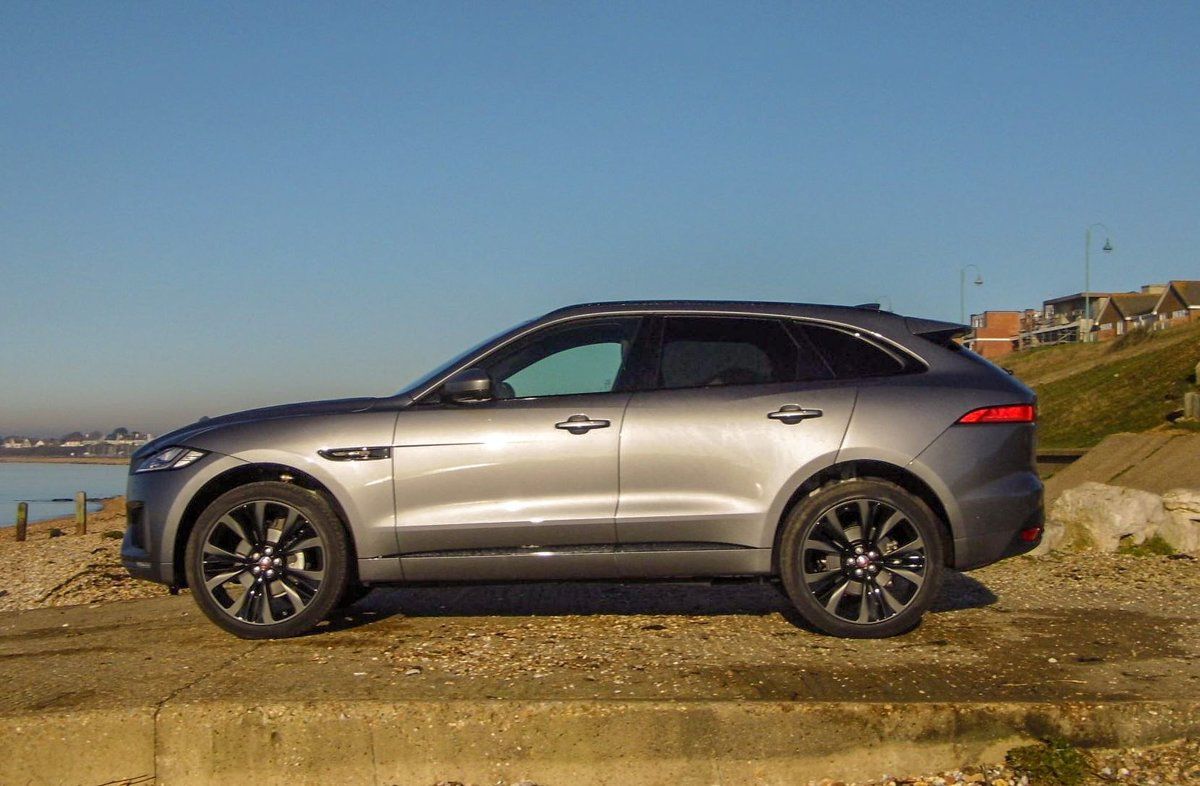 Jaguar F-Pace Chequered Flag edition