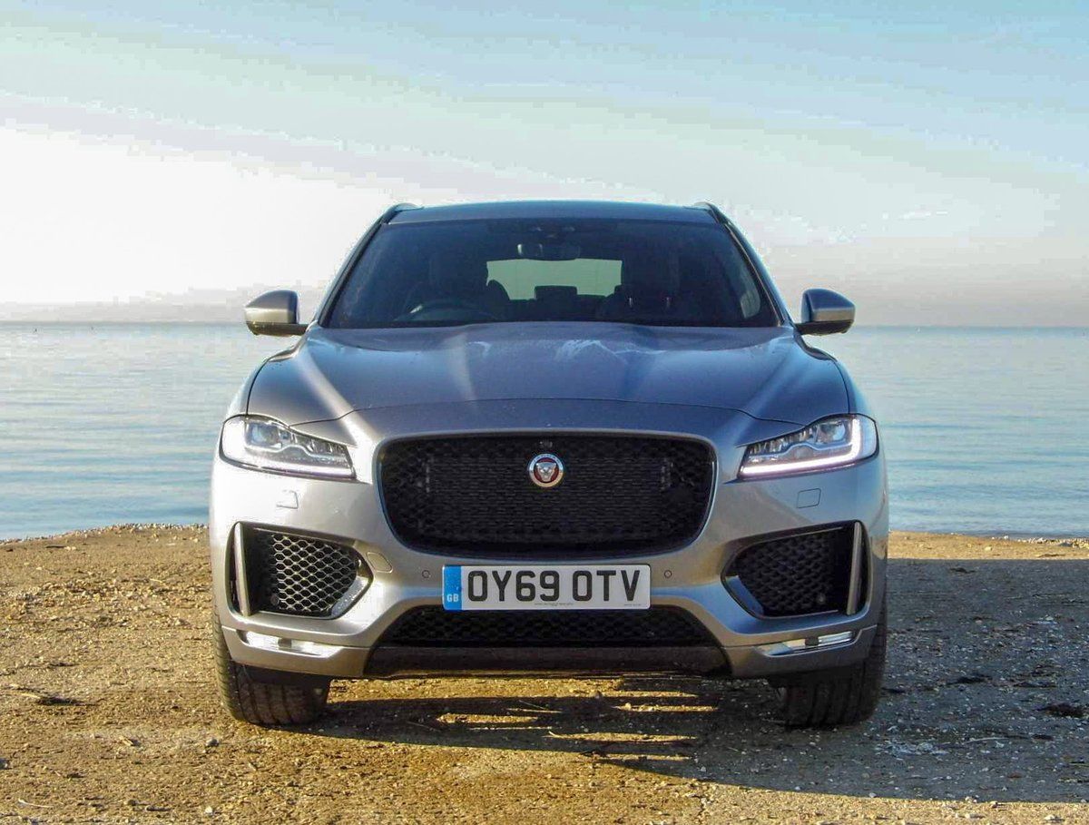 Jaguar F-Pace Chequered Flag edition